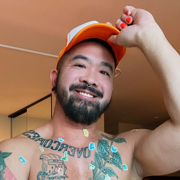 Comfydaddy 本人 TikTok 公开头像，呈现面容与上半身纹身